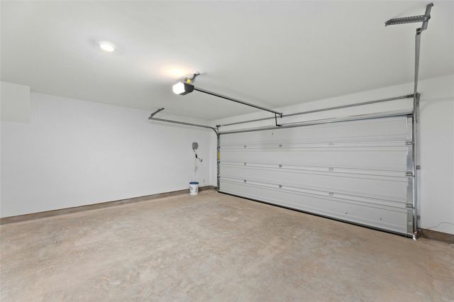 443 Sebring CIR, Hutto, TX 78634