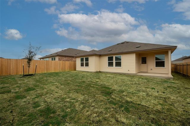 443 Sebring CIR, Hutto, TX 78634