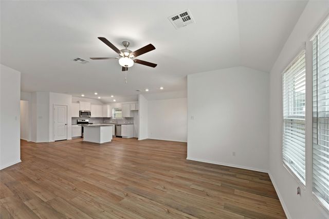 443 Sebring CIR, Hutto, TX 78634