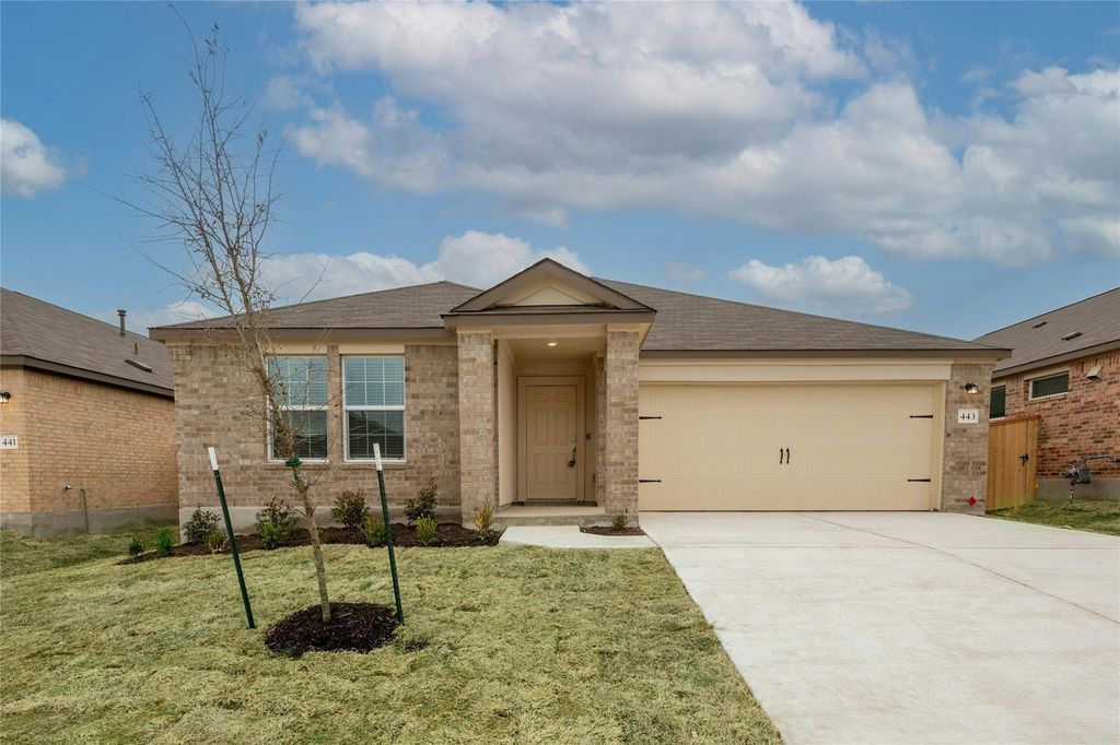 443 Sebring CIR, Hutto, TX 78634
