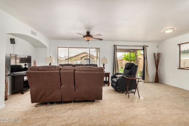 5220 W DESERT Lane, Laveen, AZ 85339