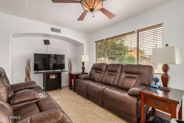 5220 W DESERT Lane, Laveen, AZ 85339