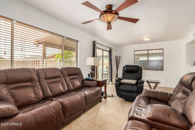 5220 W DESERT Lane, Laveen, AZ 85339