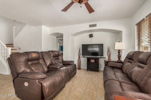 5220 W DESERT Lane, Laveen, AZ 85339