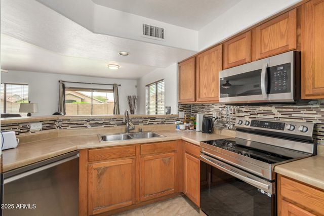 5220 W DESERT Lane, Laveen, AZ 85339