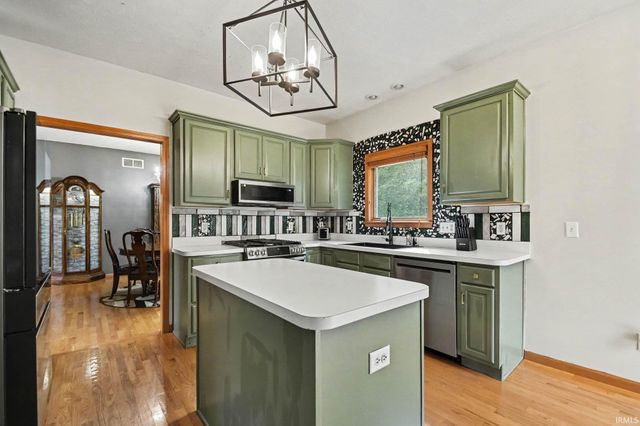 51823 Westwood Forest Drive, South Bend, IN 46628