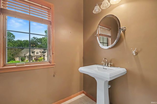 51823 Westwood Forest Drive, South Bend, IN 46628