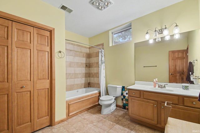 51823 Westwood Forest Drive, South Bend, IN 46628