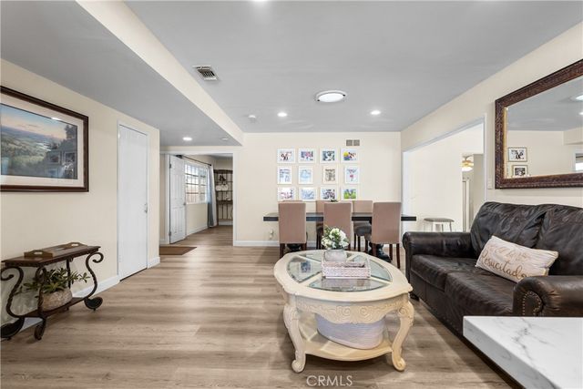 9559 9561 Natick, North Hills, CA 91343