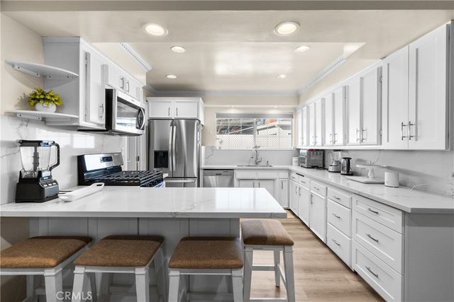 9559 9561 Natick, North Hills, CA 91343