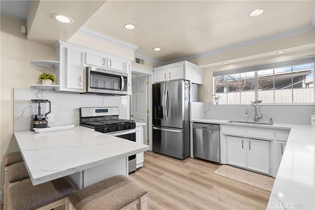 9559 9561 Natick, North Hills, CA 91343