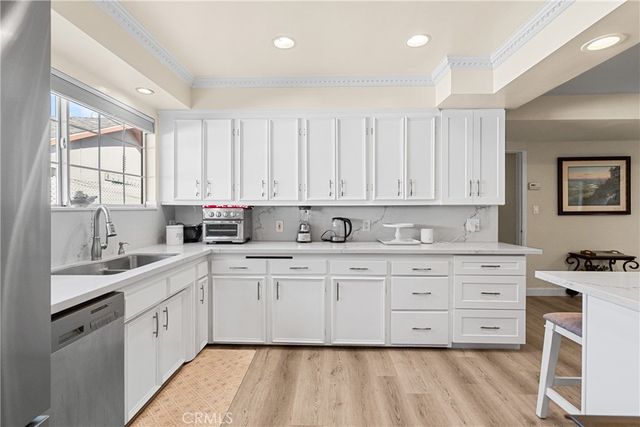 9559 9561 Natick, North Hills, CA 91343