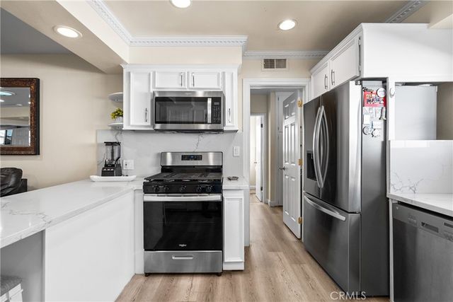 9559 9561 Natick, North Hills, CA 91343