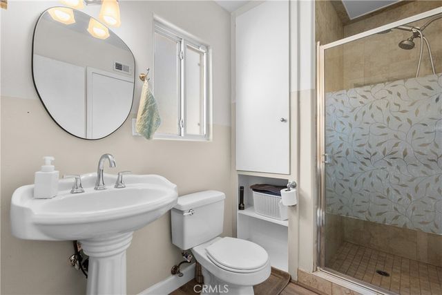 9559 9561 Natick, North Hills, CA 91343