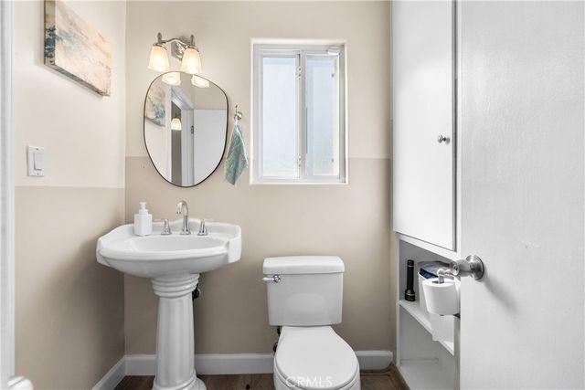 9559 9561 Natick, North Hills, CA 91343