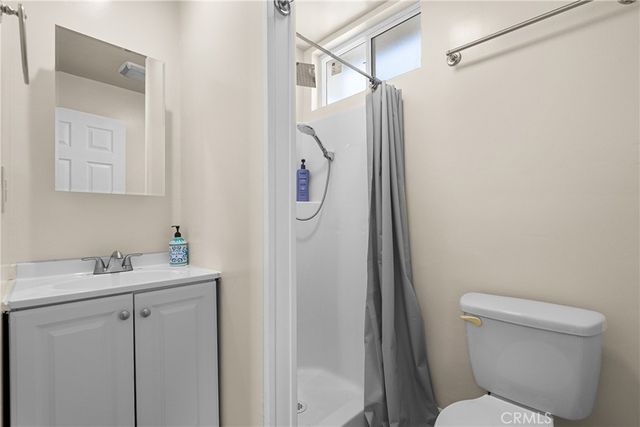 9559 9561 Natick, North Hills, CA 91343