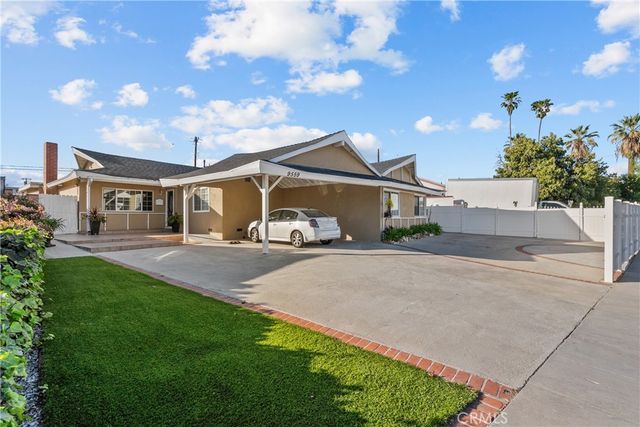 9559 9561 Natick, North Hills, CA 91343