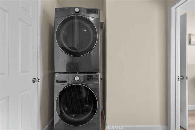 9559 9561 Natick, North Hills, CA 91343