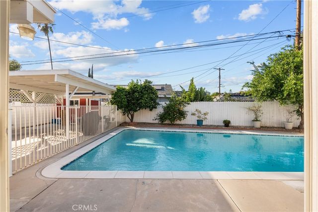 9559 9561 Natick, North Hills, CA 91343