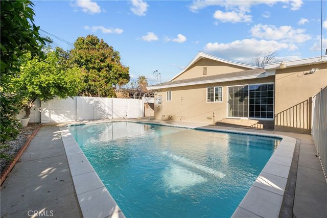 9559 9561 Natick, North Hills, CA 91343