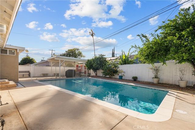 9559 9561 Natick, North Hills, CA 91343