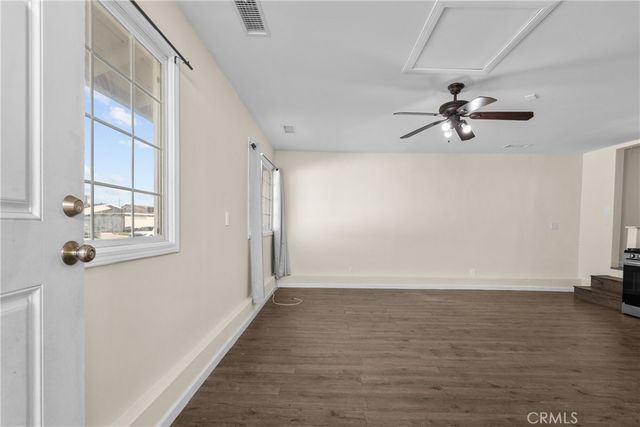 9559 9561 Natick, North Hills, CA 91343