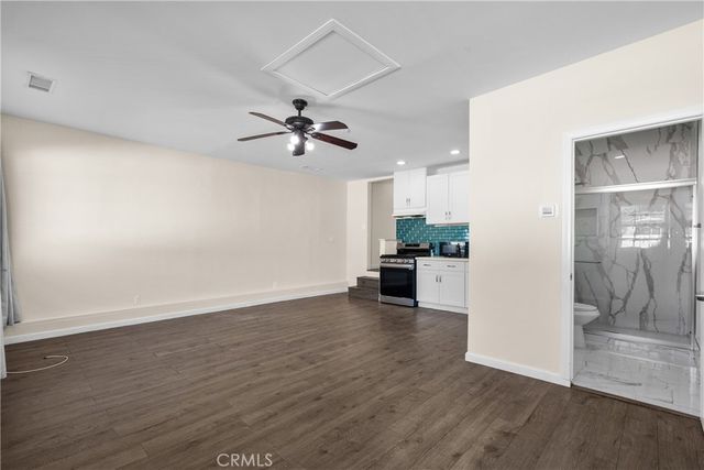 9559 9561 Natick, North Hills, CA 91343