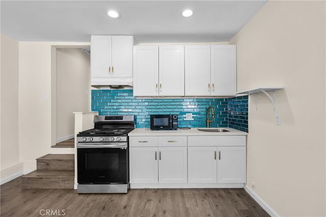 9559 9561 Natick, North Hills, CA 91343