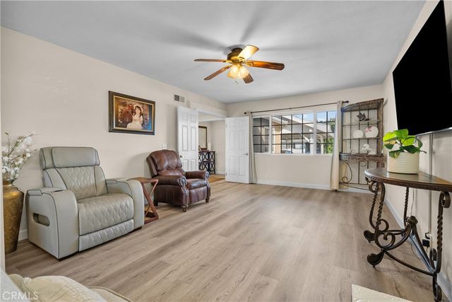 9559 9561 Natick, North Hills, CA 91343