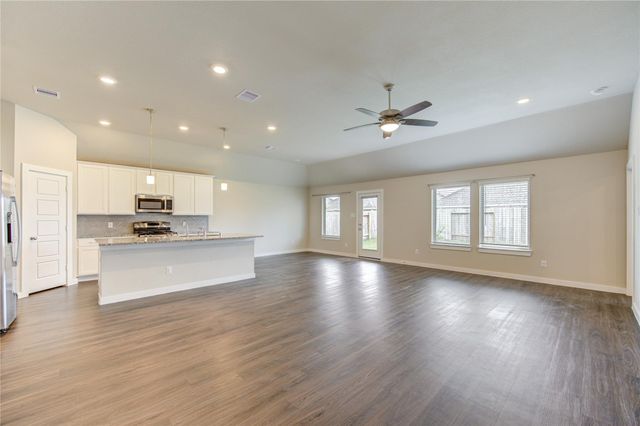 7639 Tramontana Lane, Baytown, TX 77523