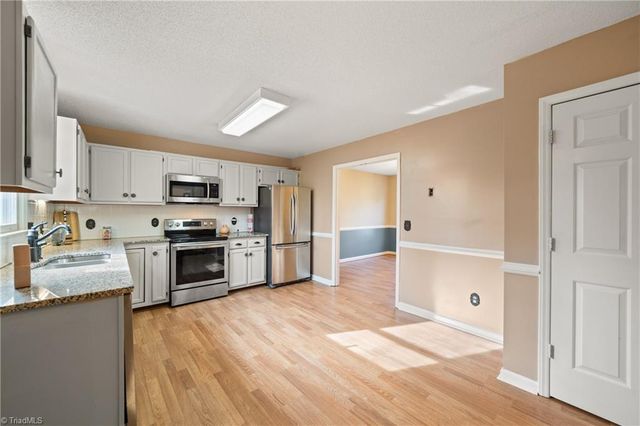 1605 Moravian Heights Court, Clemmons, NC 27012