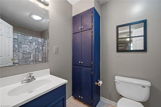 1605 Moravian Heights Court, Clemmons, NC 27012