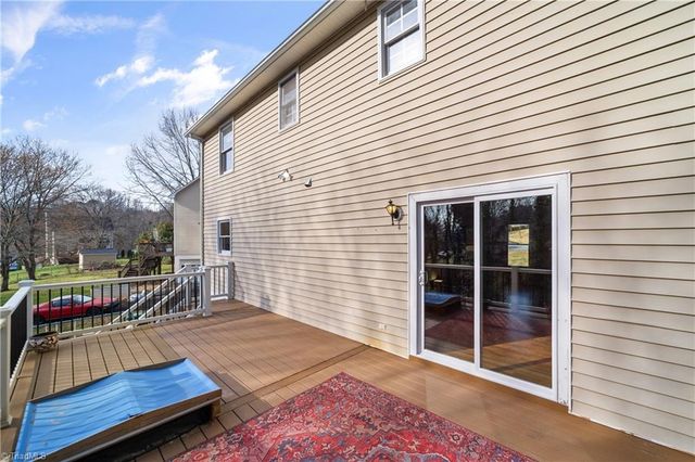 1605 Moravian Heights Court, Clemmons, NC 27012