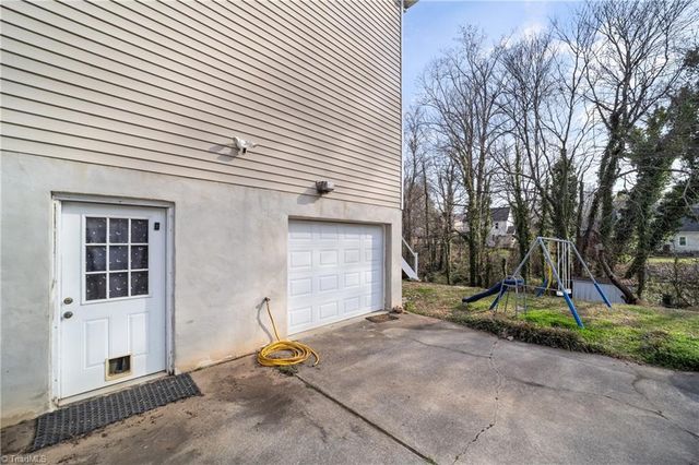 1605 Moravian Heights Court, Clemmons, NC 27012