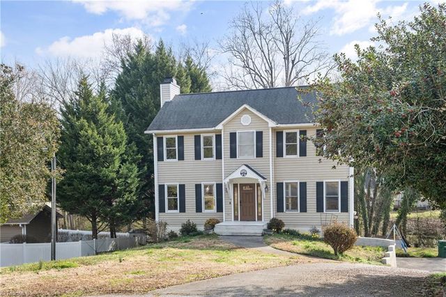 1605 Moravian Heights Court, Clemmons, NC 27012