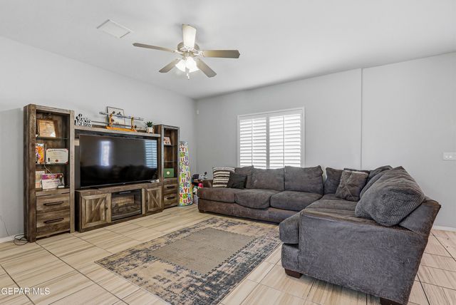 209 REIGATE Drive, El Paso, TX 79928