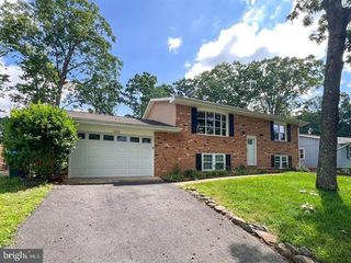 433 DEERWOOD DR, Fredericksburg, VA 22401