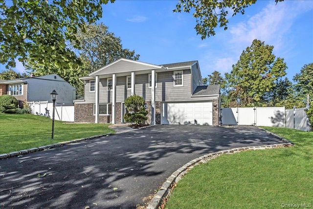 75 Wesleyan Road, Smithtown, NY 11787