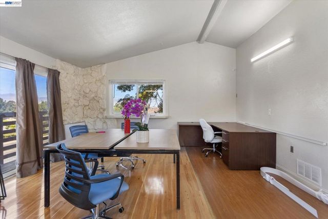 26770 Hayward Blvd, Hayward, CA 94542