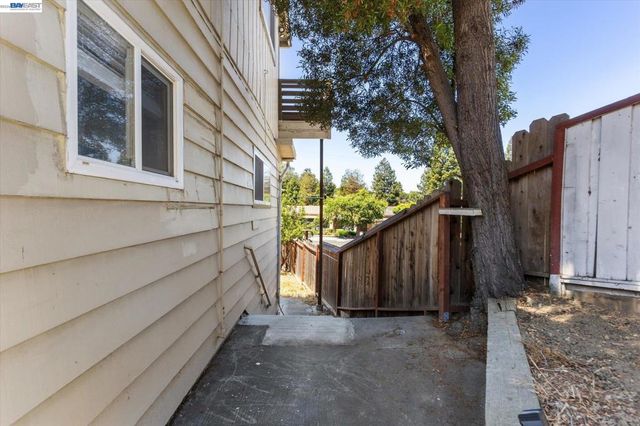 26770 Hayward Blvd, Hayward, CA 94542