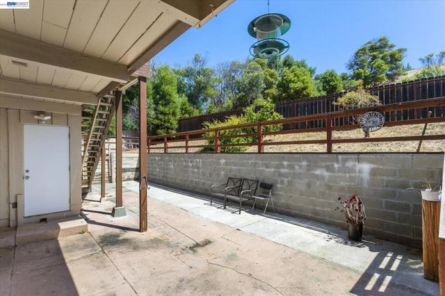 26770 Hayward Blvd, Hayward, CA 94542