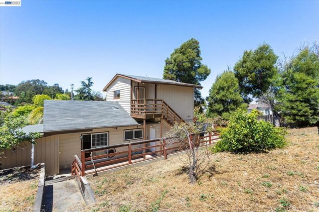 26770 Hayward Blvd, Hayward, CA 94542