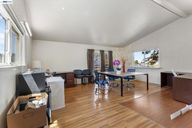 26770 Hayward Blvd, Hayward, CA 94542