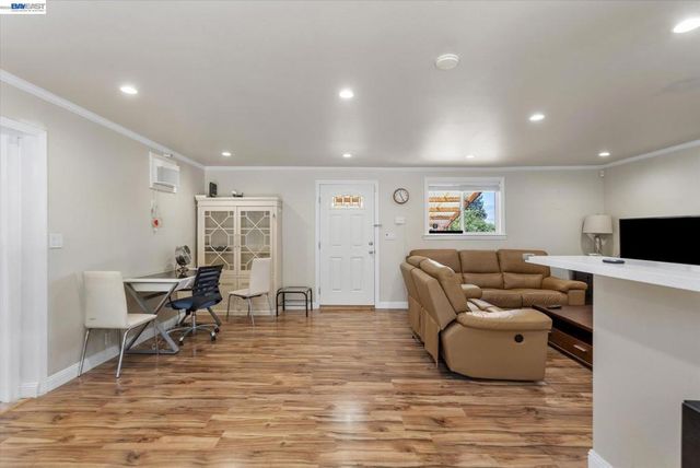 26770 Hayward Blvd, Hayward, CA 94542