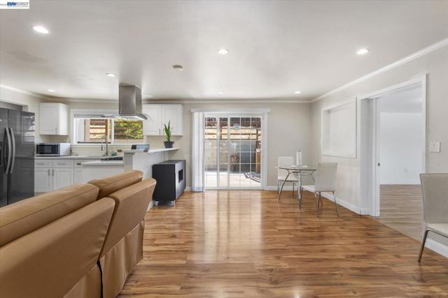 26770 Hayward Blvd, Hayward, CA 94542