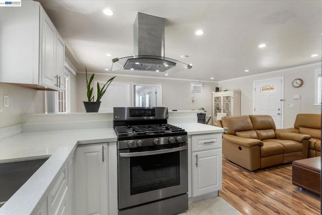 26770 Hayward Blvd, Hayward, CA 94542
