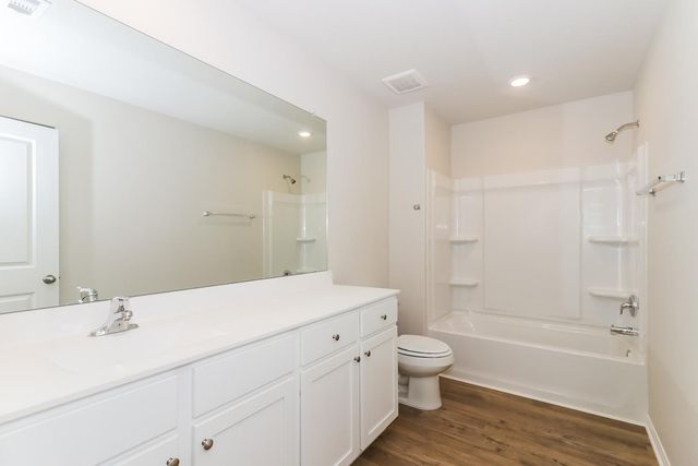 8204 Sunberry Shadow Drive, Houston, TX 77016