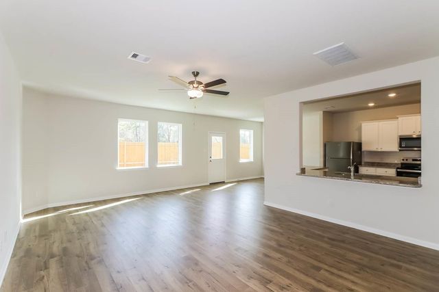 8204 Sunberry Shadow Drive, Houston, TX 77016