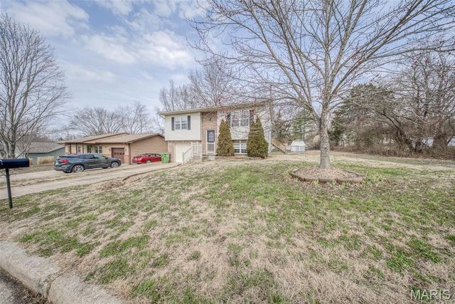 1805 Briarwood Drive, Rolla, MO 65401