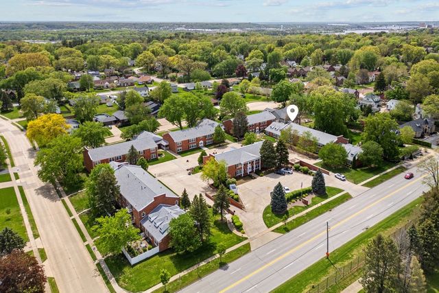 3215 E Locust Street 15, Davenport, IA 52803